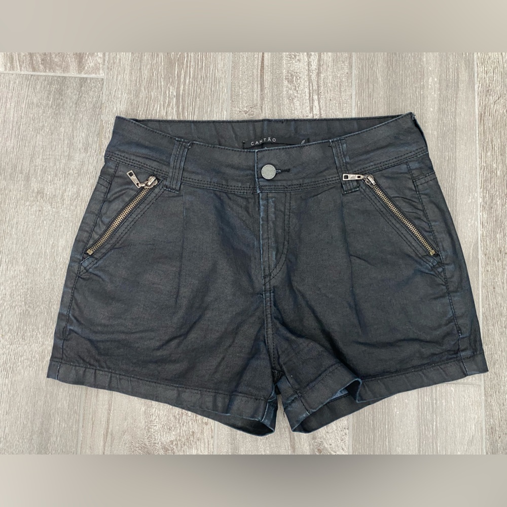 Cantao black denim shorts with zippered front pockets mid-rise women’s size 4